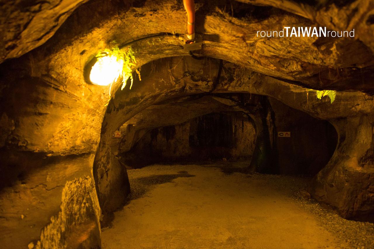 Buddha_Hand_Cave______-003.jpg