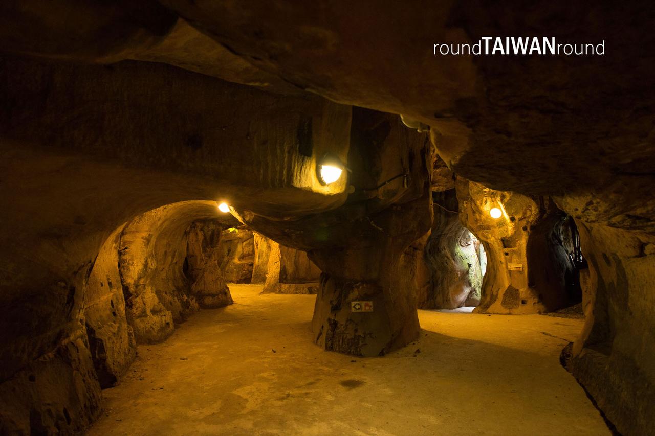 Buddha_Hand_Cave______-002.jpg