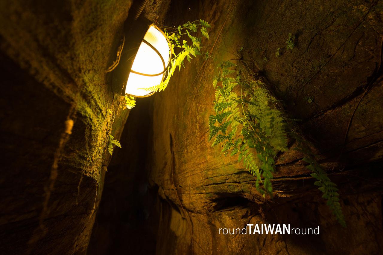Buddha_Hand_Cave______-006.jpg