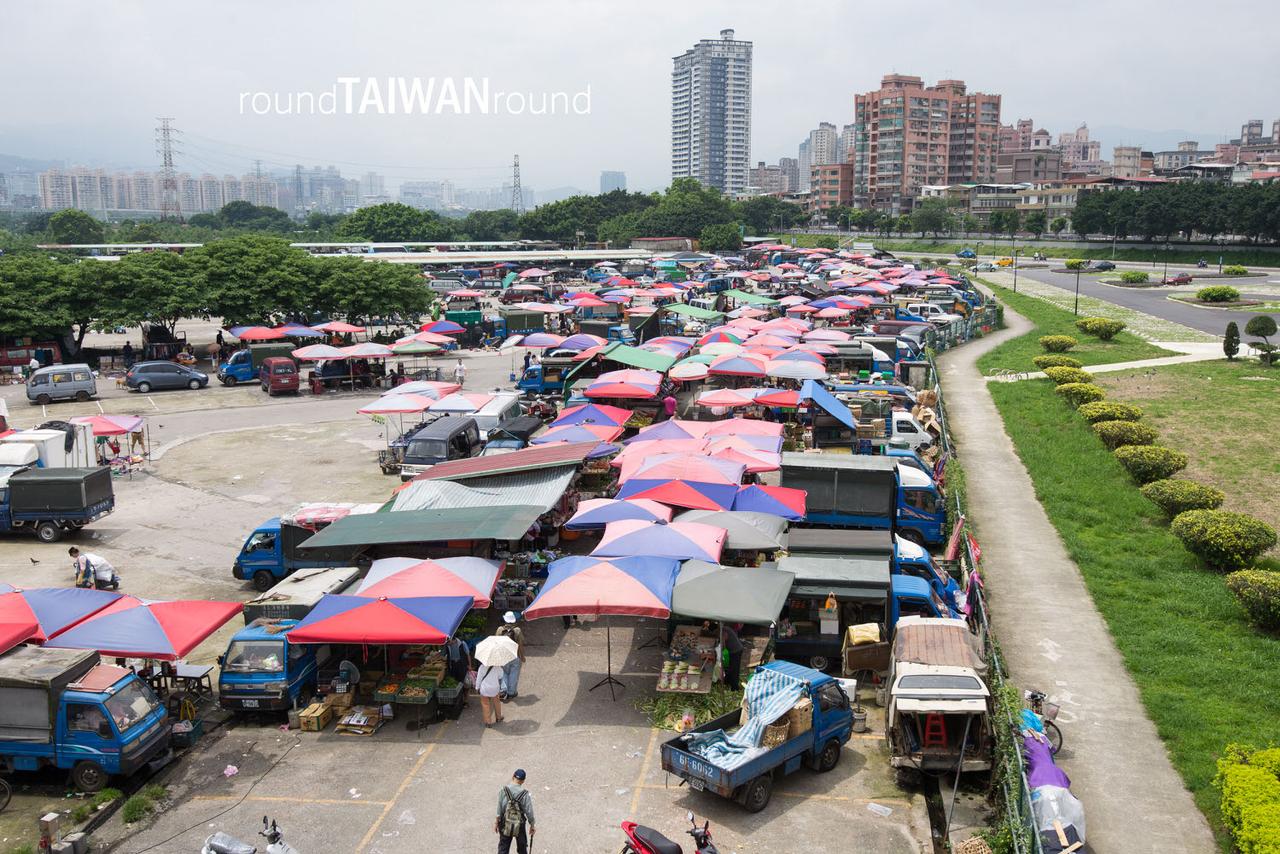 Fuhe_Bridge_Flea_Market__________-002.jpg