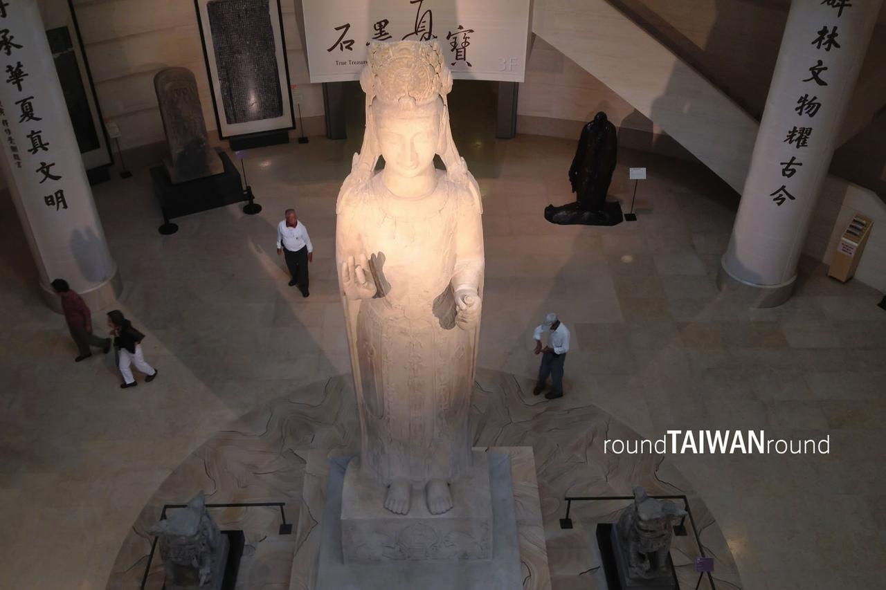 Chung_Tai_Chan_Monastery_______-027.jpg