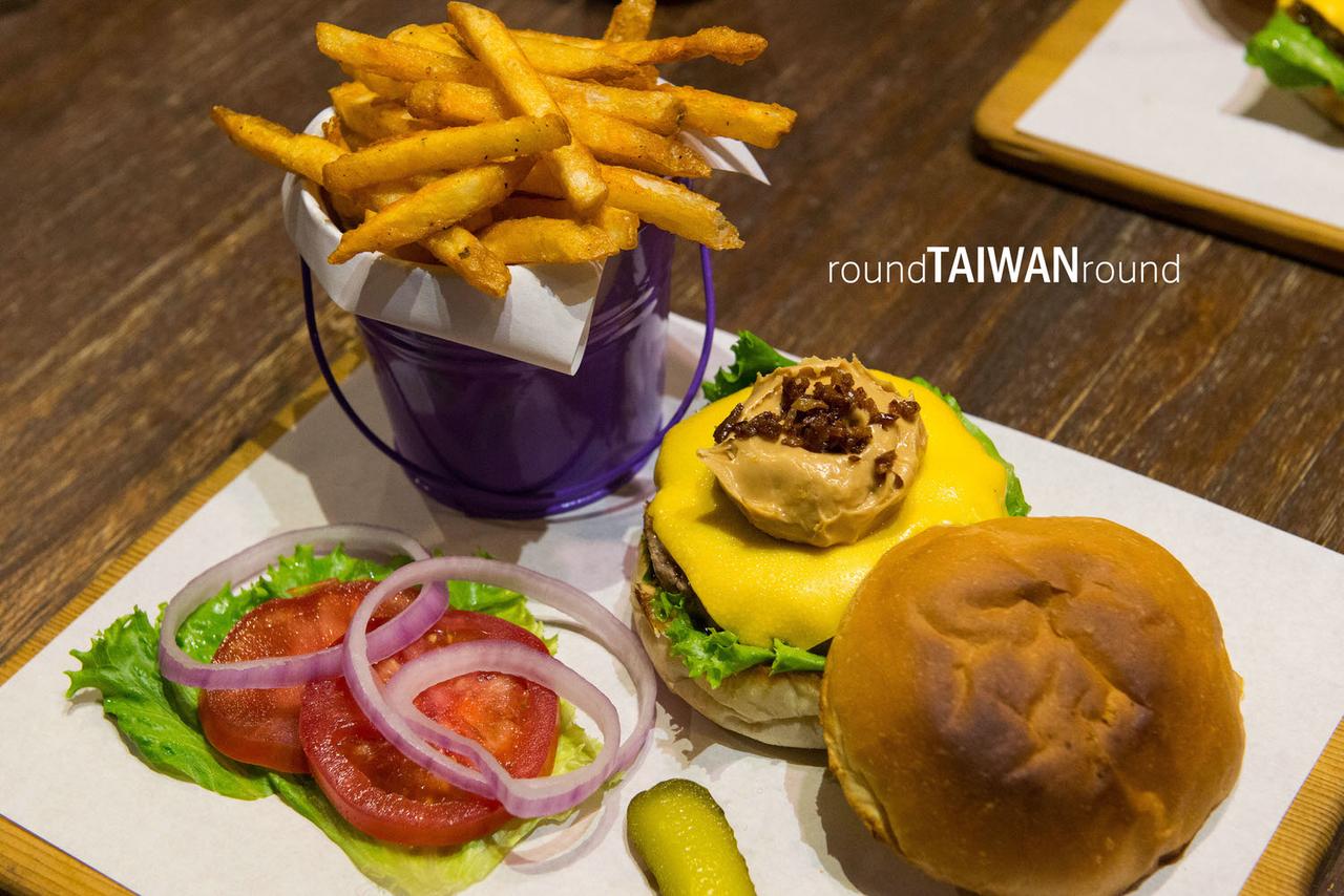 1885_Burger_Store-007.jpg
