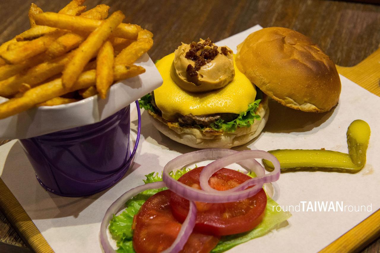 1885_Burger_Store-009.jpg