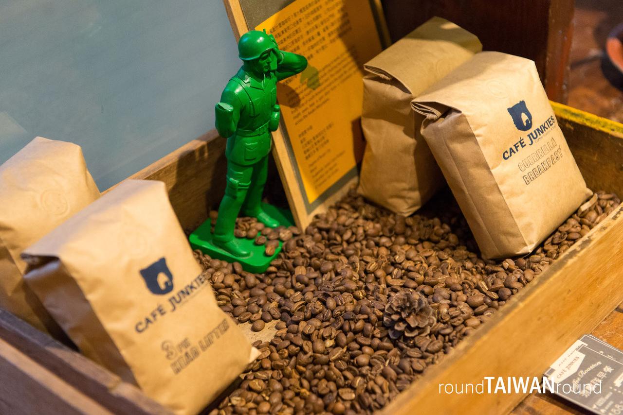Caf__Junkies________-022.jpg