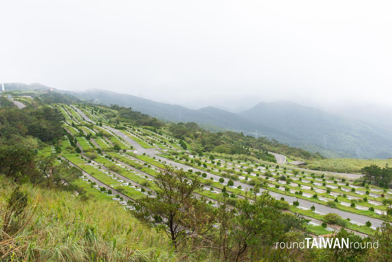 Wuzhishan_Military_Cemetery____________-001.jpg