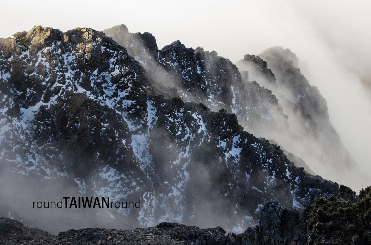 Yushan_Main_Peak_______-002.jpg