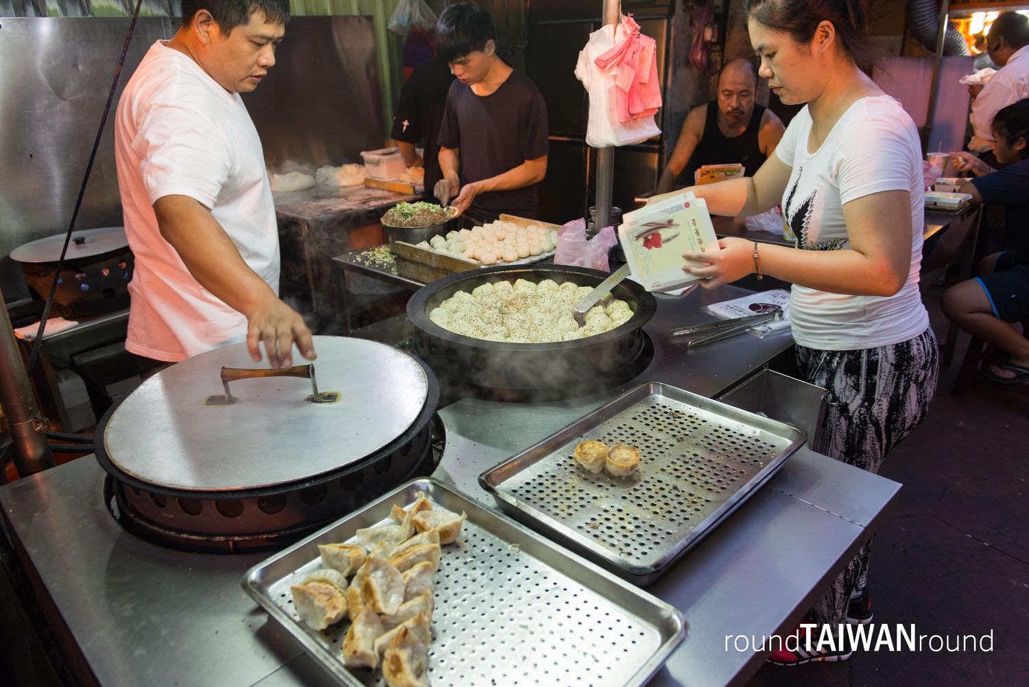Linjiang_Street_Night_Market________-003.jpg