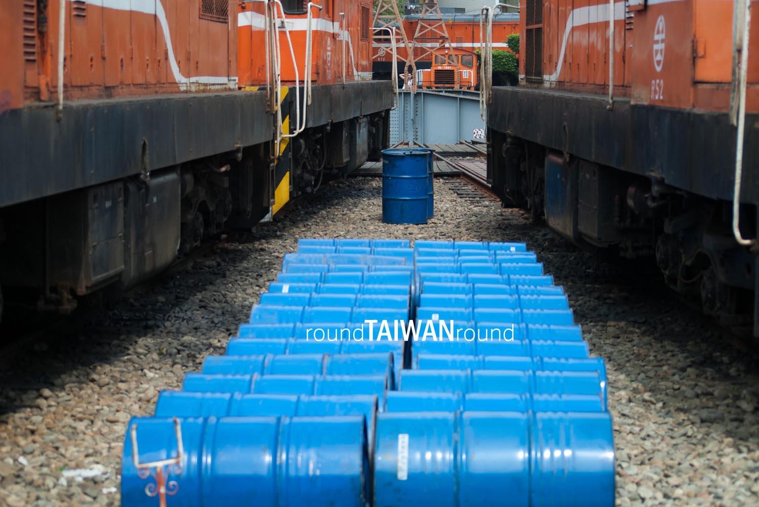Fan-shaped_Train_Garage_______-001.jpg