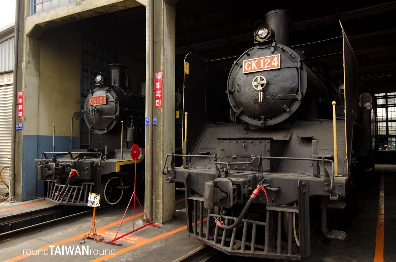 Fan-shaped_Train_Garage_______-005.jpg