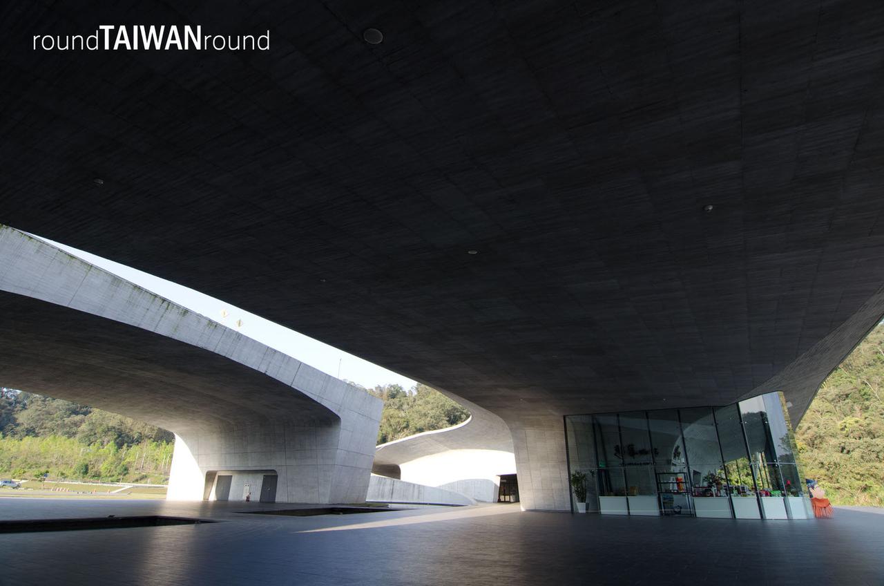 Xiangshan_Visitor_Center_________-003.jpg