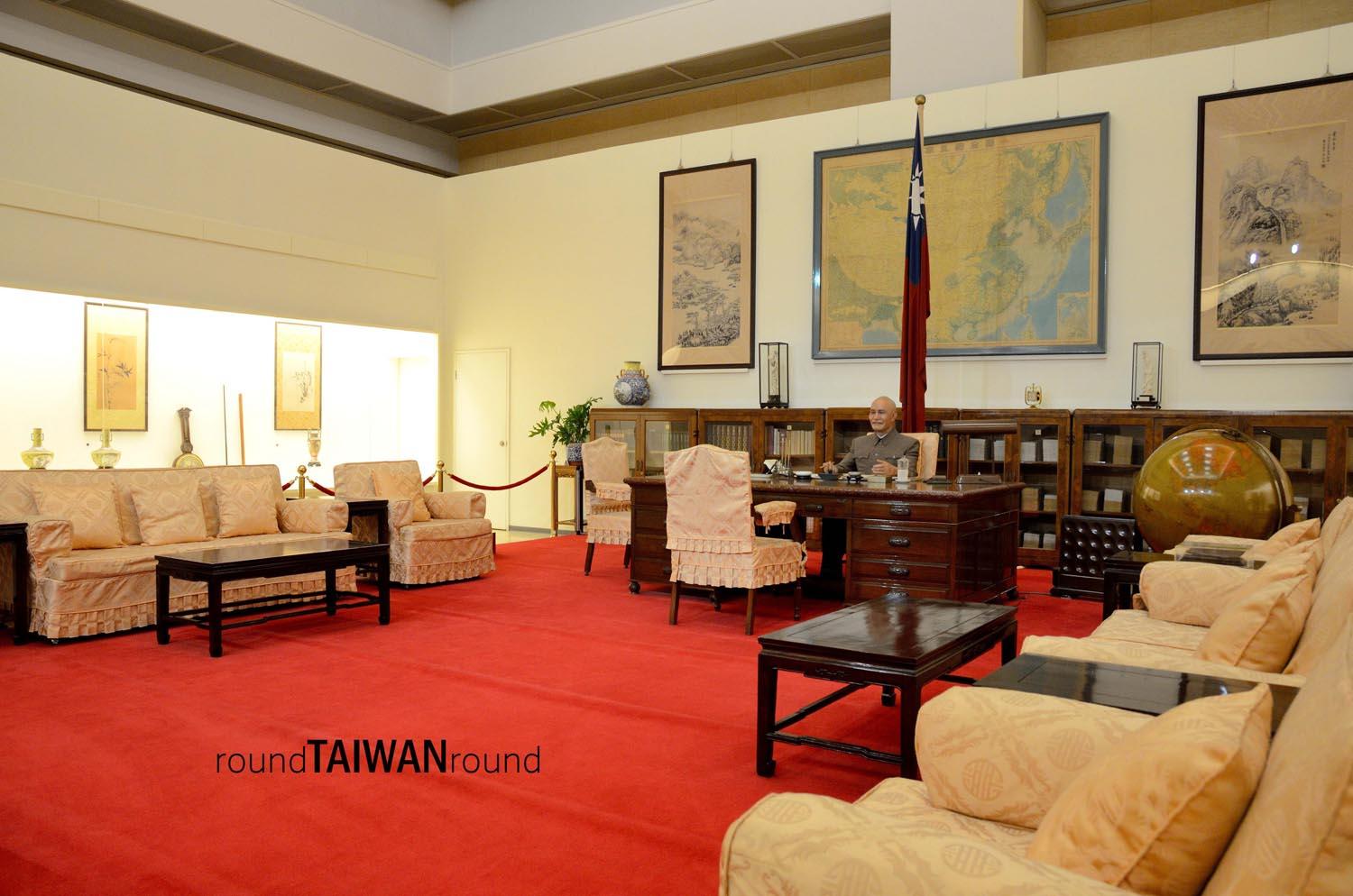 Chiang_Kai-Shek_Memorial_Hall________-012.jpg