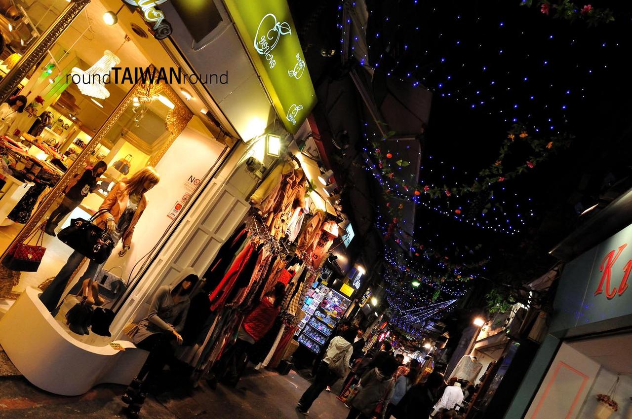 Shilin_Night_Market_______-014.jpg