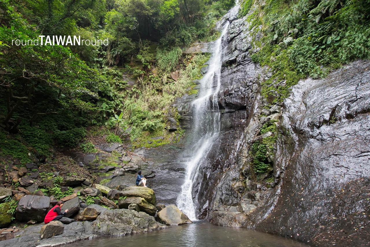 Five-peak_Flag_Waterfall________-012.jpg