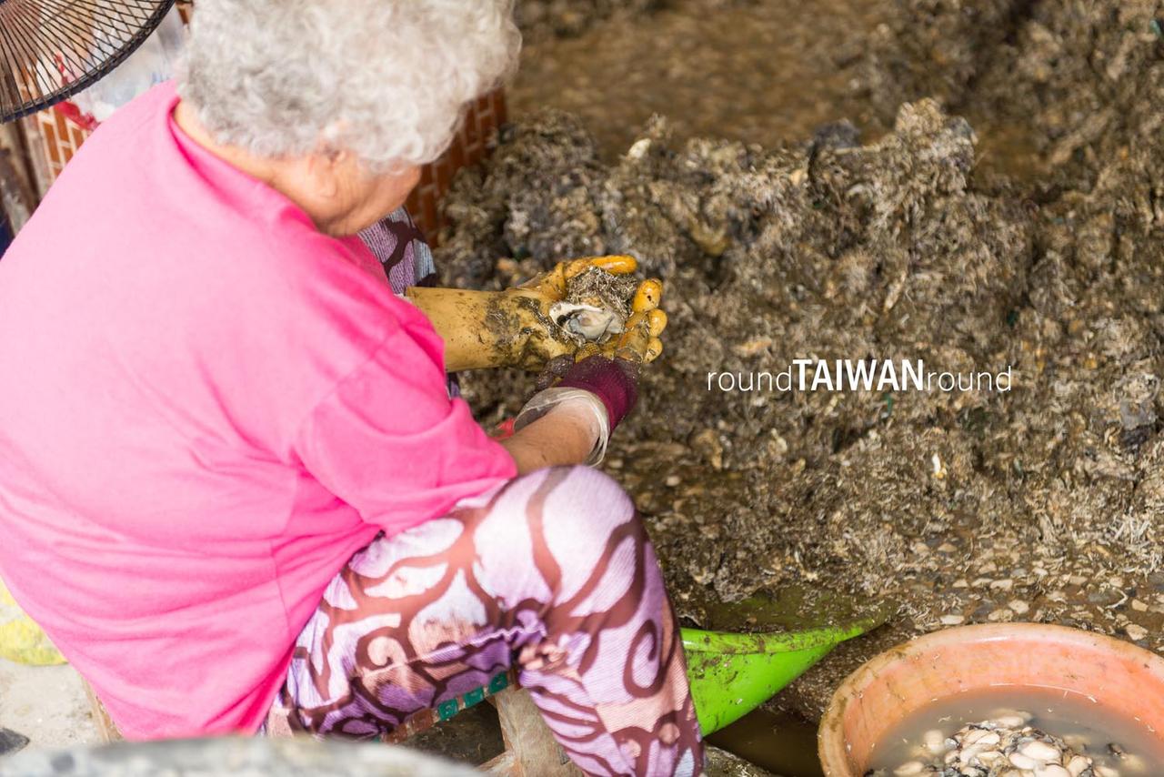 Chen_s_Oyster-shucking_Court____________-006.jpg
