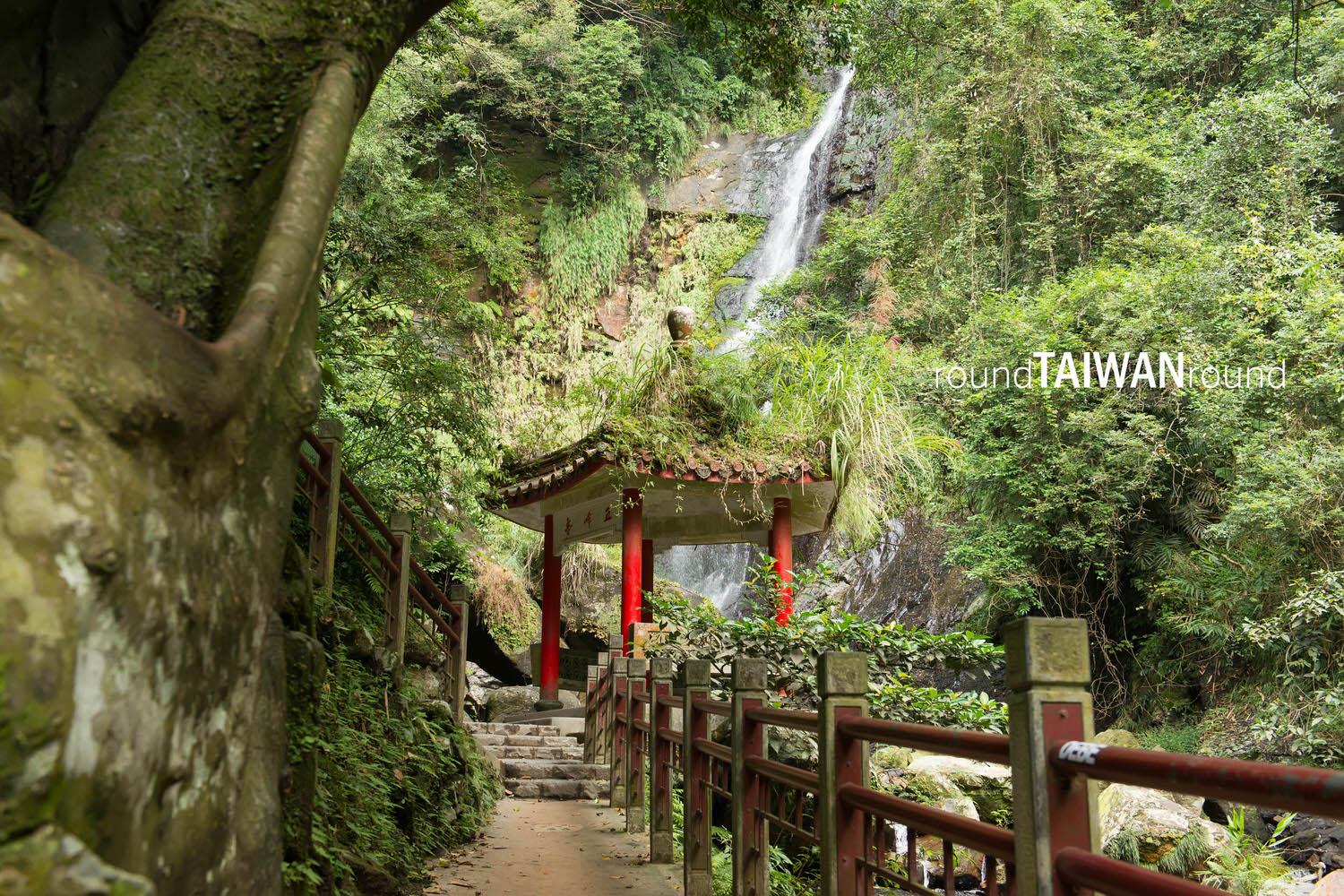 Five-peak_Flag_Waterfall________-009.jpg
