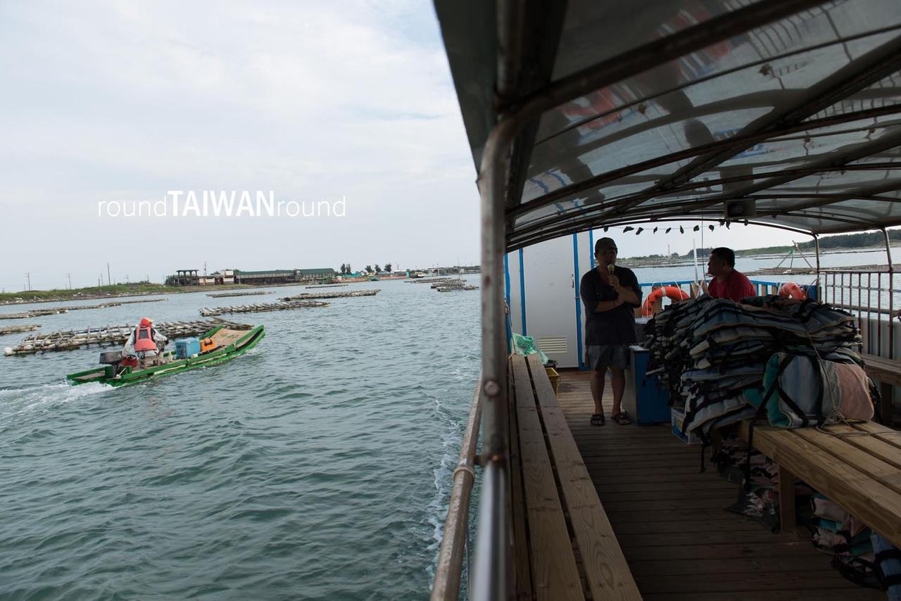 Qigu_Oyster_Farm_Boat_Tour__________-006.jpg