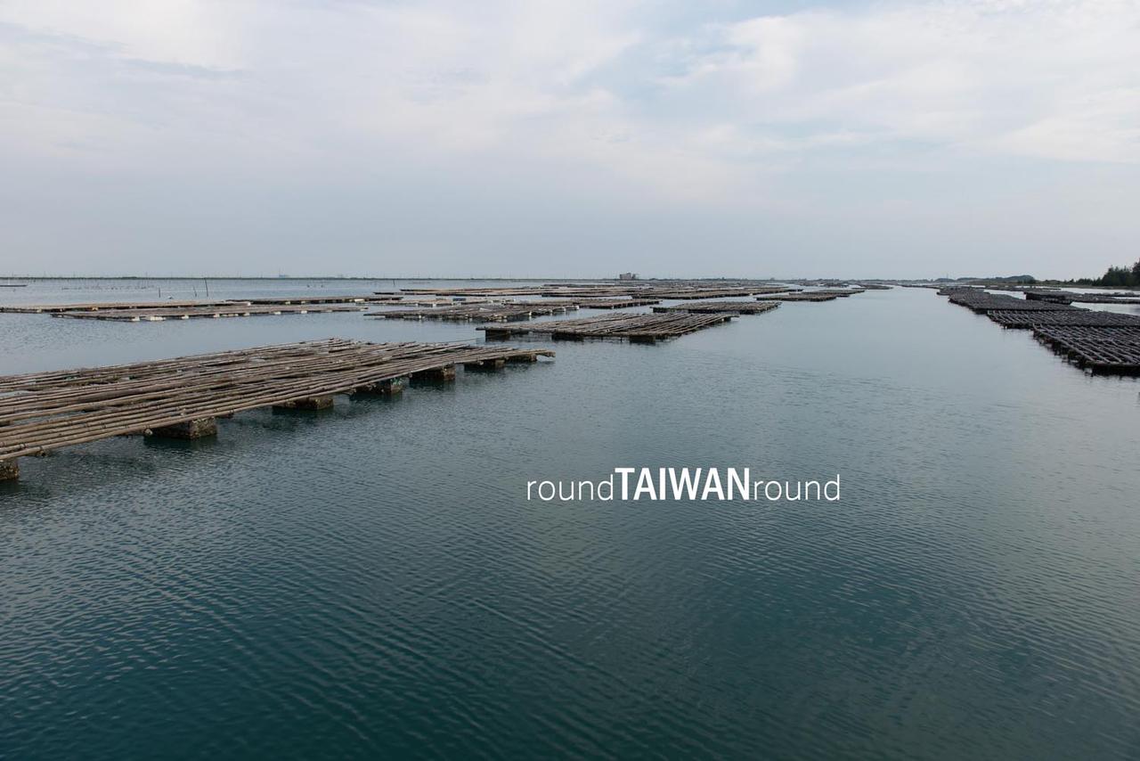 Qigu_Oyster_Farm_Boat_Tour__________-020.jpg