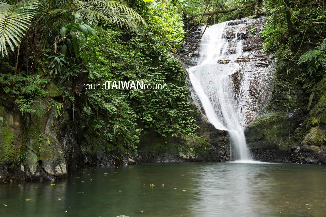 Five-peak_Flag_Waterfall________-006.jpg