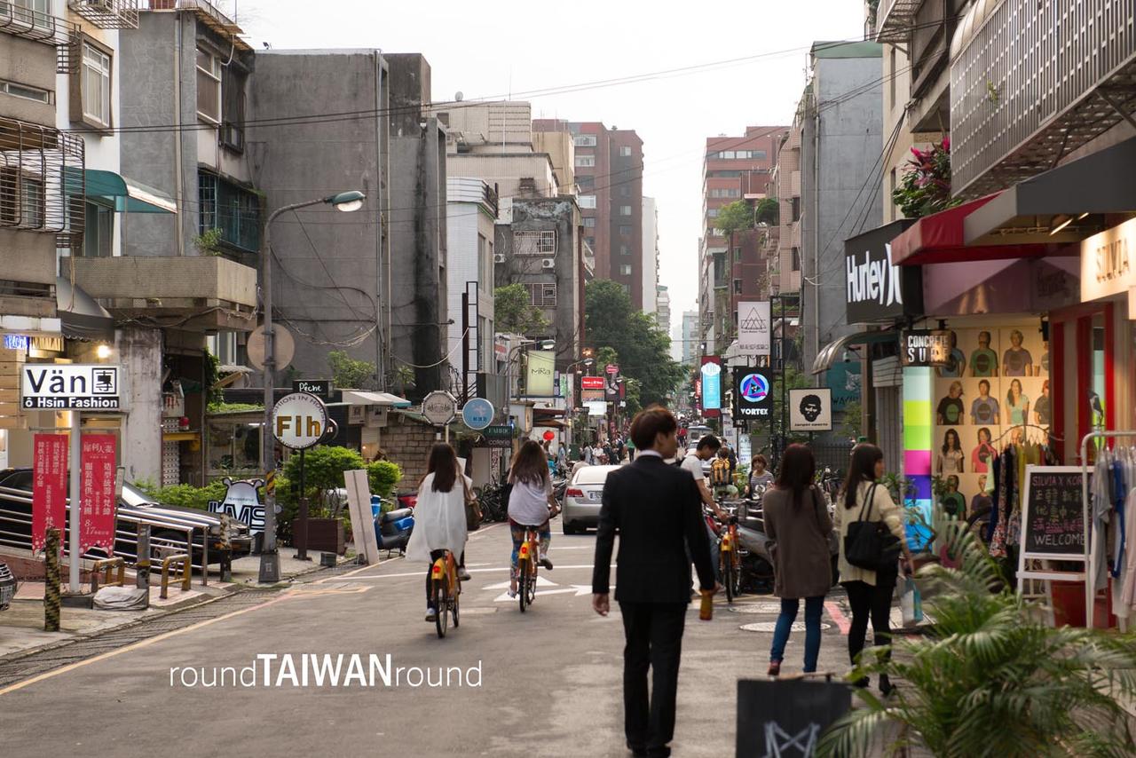 Zhongxiao_Dunhua_Shopping_Area_________-001.jpg