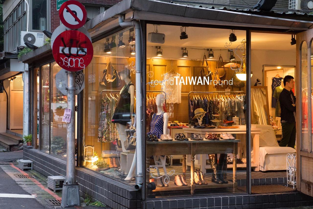 Zhongxiao_Dunhua_Shopping_Area_________-012.jpg