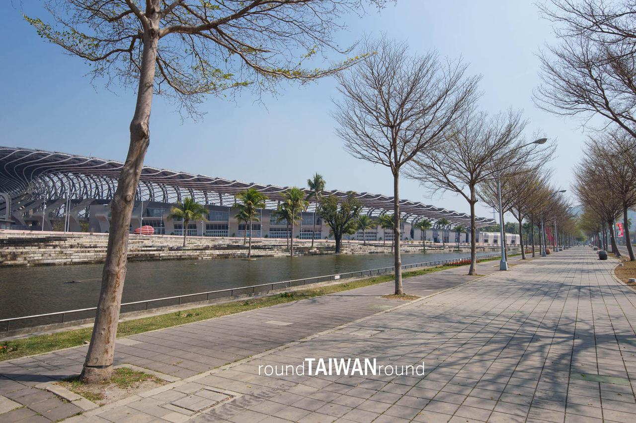 Kaohsiung_National_Stadium__________-002.jpg