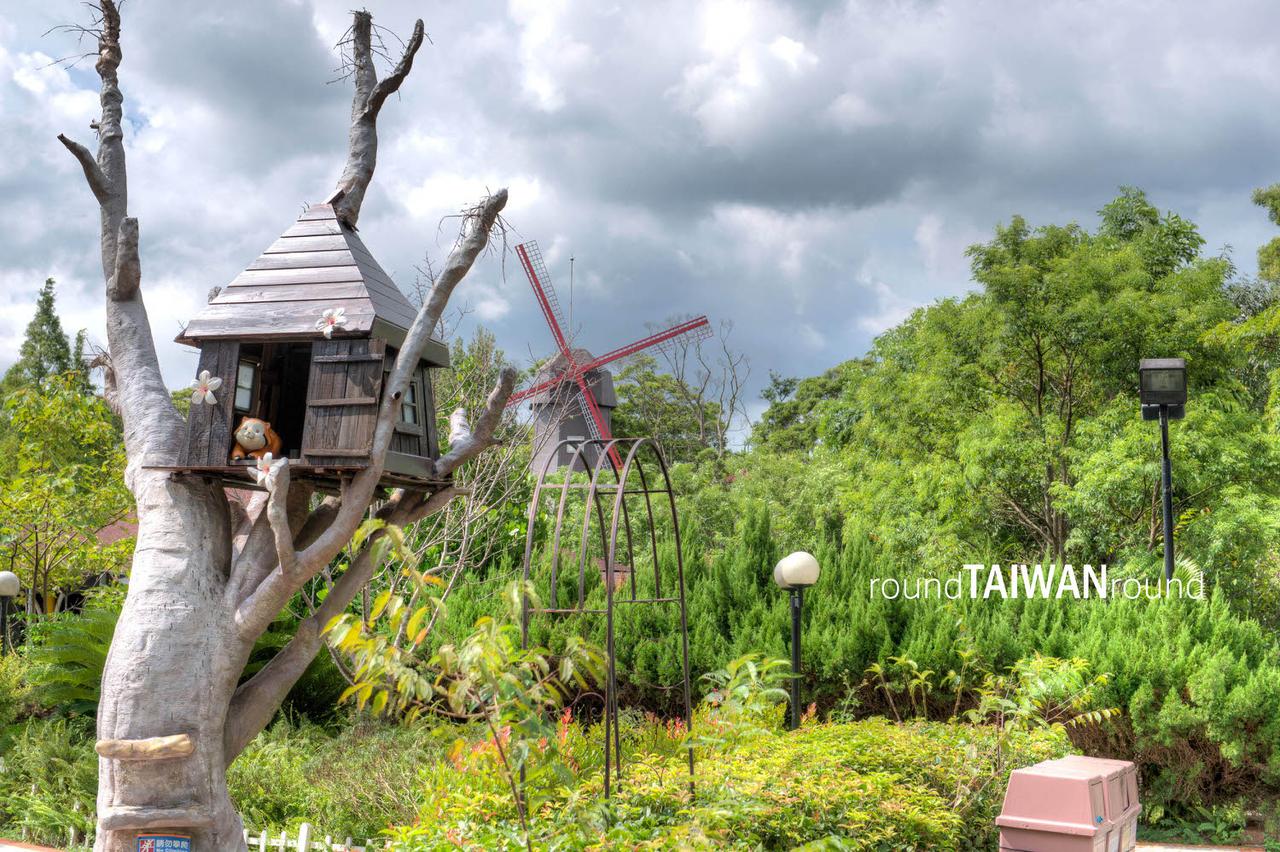 West_Lake_Resortopia________-003.jpg