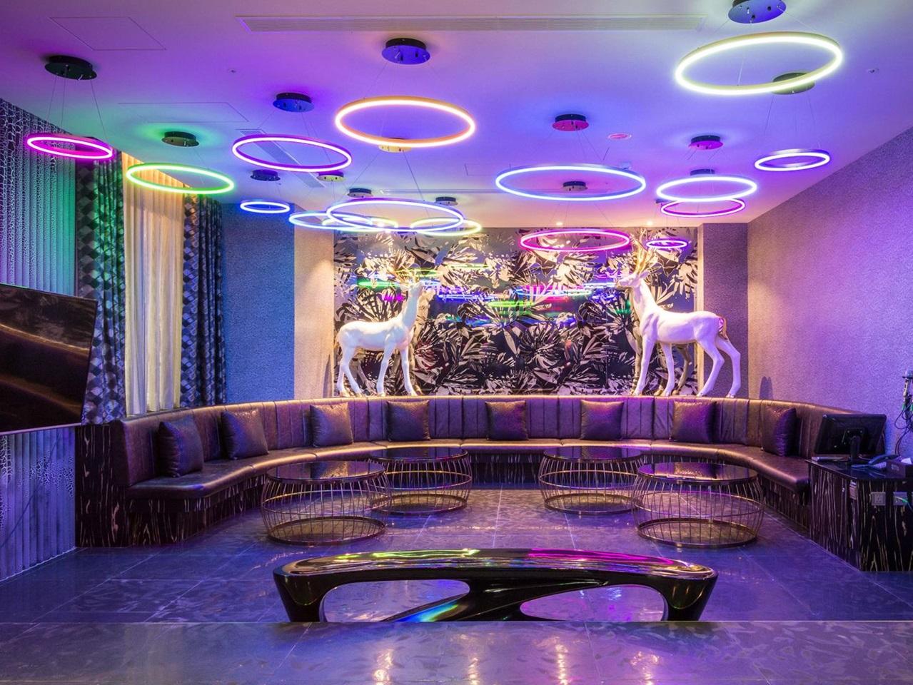 Icolour Villa Motel